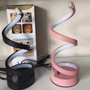 Lampe de table serpentine moderne et simple avec alimentation USB LED réglable, boîte en plastique, éclairage domestique, vente en gros d'usine - Product Image 4