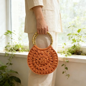 Bolso <span class=keywords><strong>de</strong></span> mano <span class=keywords><strong>de</strong></span> <span class=keywords><strong>ganchillo</strong></span> bohemio hecho a mano <span class=keywords><strong>para</strong></span> mujer, estilo vintage, con puntada 3D tipo palomitas <span class=keywords><strong>de</strong></span> maíz, bolso redondo con asa superior <span class=keywords><strong>de</strong></span> bambú, bolso <span class=keywords><strong>de</strong></span> lujo tejido <span class=keywords><strong>para</strong></span> playa <span class=keywords><strong>de</strong></span> verano - Product Image 5