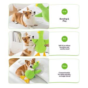 Compañero de Sueño para Perros, Juguete de Peluche de Pato Ecológico y Sostenible, Resistente a Mordidas, con Sonido para Mantener a tu Mascota Entretenida - Product Image 6
