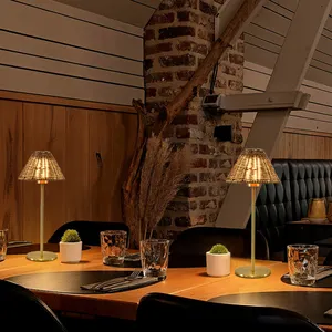 Lampu meja led tanpa kabel, lampu meja restoran, lampu kap bambu logam, isi ulang