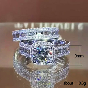 Set di anelli a due pezzi con zirconi quadrati in stile europeo-americano, ornamento decorativo alla moda per le dita, per l'uso quotidiano di coppia. - Product Image 3