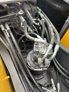 Excavatrice Volvo EC200 d'occasion à prix avantageux, modèle 2022, 20 tonnes, bon état, moteur et boîte de vitesses fiables, fonctionnement à haute vitesse - Product Image 6