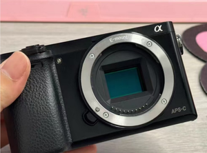 Appareil photo numérique d'occasion original, style télémètre, sans miroir, Alpaha A6000, boîtier d'appareil photo A6000 - Product Image 3