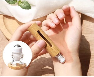 Botella de aceite esencial de bambú con cuentas, gotero de vidrio plano y aplicador de rodillo para mascarilla, para envasado de productos capilares y cremas faciales. Pedido mínimo 100 unidades. - Product Image 5