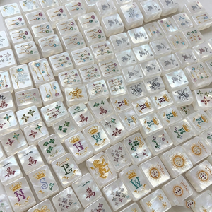 Ensemble de Mahjong de luxe moderne en nacre, couleurs bijoux, en acrylique blanc monocouche, style Couture - Product Image 5