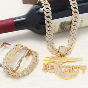 Collares personalizables de cadena cubana para hombres y mujeres con elegantes colgantes de diamantes de imitación dorados para fiestas elegantes - Product Image 2