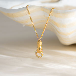 जे एंड डी डिजाइनर 18k गोल्ड प्लेट स्टेनलेस स्टील हार क्लासिक गैंडा कार्यात्मक दोस्ती हाथ डिजाइन हार - Product Image 5