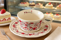 Tasse à café et soucoupe en céramique à motif floral esthétique, style rétro, fleurs rouges, vaisselle pour le thé de l'après-midi