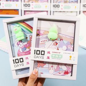 สมุดบันทึกสำหรับนักเรียนหญิง ของขวัญเครื่องเขียนยอดนิยม บรรเทาความเครียด ขนาด 11*15 ซม. สมุดโน้ตการ์ตูนปิดด้วยแม่เหล็ก ไดอารี่สำหรับเด็ก - Product Image 3
