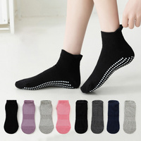 Chaussettes de sport en coton pour femmes, modèle Elite, avec grip antidérapant, respirantes, points de colle, logo sur le corps et le bord, coupe haute, pour yoga et Pilates, vente en gros