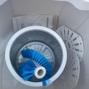 غسالة كهربائية صغيرة محمولة للمنزل بتصميم مناسب للأطفال والنساء والرجال مع مجفف دوار مصنوعة من البلاستيك للتنظيف - Product Image 6