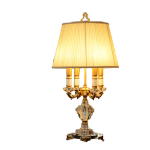 Lampe de table LED en cristal à 3 têtes, style français vintage, luxe contemporain, écologique, pour décoration de mariage et de maison - Product Image 1