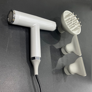 Secador de Pelo Profesional de Alta Calidad para el Hogar, 1800W, Secador Eléctrico de Pelo Revair con Tecnología de Vacío - Product Image 2