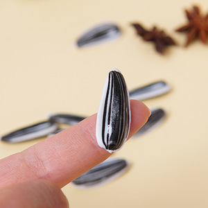 Modèle de graines de tournesol simulées en PVC, accessoire amusant pour vidéo courte, accessoires faits main DIY, snacks simulés, noix, jouets - Product Image 4