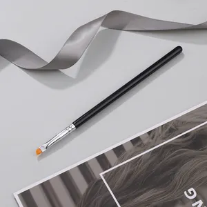 Hoge Kwaliteit Houten Handvat Zwart Zilver Angled Eyeliner Borstel Super Dun Oranje Synthetisch Haar Vleugel Eyeliner Borstel