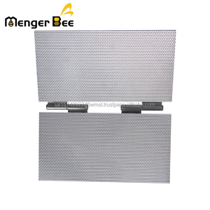 Meilleur Prix MengerBee Machine manuelle d'estampage de moules à cire d'abeille en alliage d'aluminium pour la fabrication de fondations de cire d'abeille 5,4 mm - Product Image 2