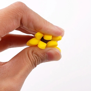 2025 Nueva alta calidad Bpa libre bebé silicona girasol forma mordedor colgante cuentas para bebé dentición cuentas listas para enviar - Product Image 6