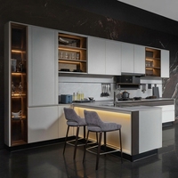 Ensemble d'armoires de cuisine modernes de luxe sans poignées en bois de bouleau massif, résistant à l'eau, avec îlot et évier intégrés, design personnalisable, tailles et couleurs au choix