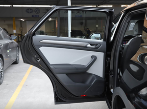 Sedán T-<span class=keywords><strong>ROC</strong></span> Edición Starlight a Bajo Precio |   Envío Rápido |   Clasificación <span class=keywords><strong>de</strong></span> Seguridad Alta + Tablero Digital Grande |   Paquete Negro Incluido - Product Image 3
