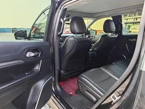 Personalización Interior para <span class=keywords><strong>Jeep</strong></span> Grand Commander 4WD SUV 2020 2021 <span class=keywords><strong>2022</strong></span>, Usado, Interior en Cuero, Transmisión Automática - Product Image 4