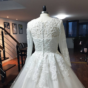 ภาพถ่ายจริงจากออฟฟิศ 100% ไม่มีการปรับแต่งด้วย Photoshop ทุกอย่างที่คุณเห็นออนไลน์จะเหมือนกับชุดแต่งงานไข่มุกทั้งตัวที่คุณได้รับ - Product Image 4