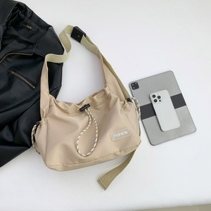 2024 diseñador nuevo bolso <span class=keywords><strong>de</strong></span> <span class=keywords><strong>mensaje</strong></span> <span class=keywords><strong>de</strong></span> <span class=keywords><strong>tela</strong></span> <span class=keywords><strong>de</strong></span> nailon <span class=keywords><strong>de</strong></span> gran capacidad para mujeres Chicas lindas bolso <span class=keywords><strong>de</strong></span> hombro <span class=keywords><strong>con</strong></span> cordón simple para deporte - Product Image 2