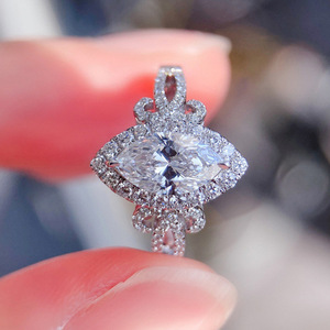 Anello in Cristallo a Forma di Marquise per Donne, Elegante Accessorio Moda per Uso Quotidiano e Feste - Product Image 3