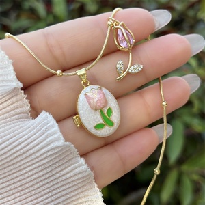 Collana con Pendente a Tulipano in Zirconi Placcata <span class=keywords><strong>Oro</strong></span> 18K, Stile Vintage, per Uso Quotidiano, Regalo con Catena - Product Image 3