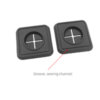 Patch en PVC souple en gros avec trou pour écouteurs, étiquette 3D en relief pour port de câble, pour sacs, sacs à dos et vêtements