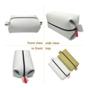 Sac de maquillage pliable en silicone écologique et portable - Résistant à l'eau et durable, grande capacité - Product Image 3