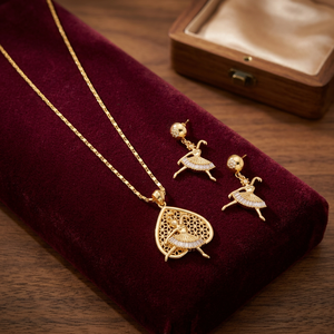 Conjunto de Collar y Pendientes con Colgante de Corazón Bañado en Oro y Perla de Agua Dulce para Mujer, Regalo de Boda Hindú - Product Image 3