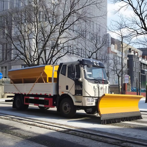 Camion <span class=keywords><strong>de</strong></span> <span class=keywords><strong>déneigement</strong></span> FAW Factory Direct Winter Roads 10m ³ Salt Spreader 3m Plow/Roller Tailles personnalisées Balayeuse à neige - Product Image 1