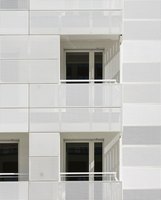 Revêtement architectural traditionnel en aluminium pour l'extérieur des bâtiments à Riyad - Écologique et ignifuge