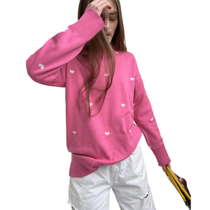 เสื้อสเวตเตอร์ผู้หญิงทรงหลวม คอวี แขนยาว พิมพ์ลายรูปหัวใจ สไตล์ดรอปโชว์เดอร์ ผลิตตามสั่งจากโรงงาน สำหรับฤดูใบไม้ร่วงและฤดูหนาว - Product Image 2