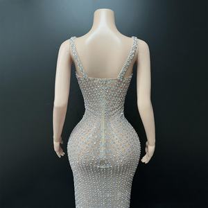 Vestido Elegante de Malha com Decote Halter e Strass OUDINA para Festas e Eventos - Product Image 6
