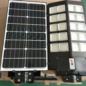 Farola LED Solar de 100W IP65 con Construcción de Aluminio Fundido a Presión y Luz Diurna de 6000K - Product Image 4