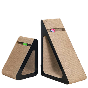 Rascador para Gatos DEKU de 3 Lados, Rampa Vertical, Múltiples Ángulos, Cartón Corrugado, Forma Triangular - Product Image 5