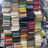 Peaux de serpent exotiques de qualité supérieure pour sacs à main, chaussures et accessoires – un élément d'attraction