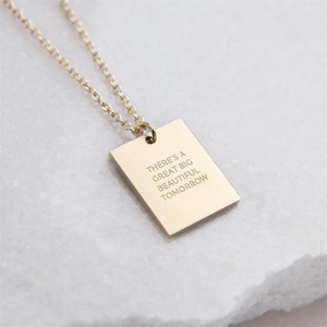 Collana pendente rettangolare personalizzabile in acciaio inossidabile citazione ispiratrice con incisione messaggio di affermazione positiva - Product Image 1