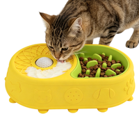 Bol à friandises pour chien 3 en 1, distributeur lent, tapis à lécher en silicone pour chat avec balle roulante