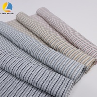 Tissu froissé teint en fil, polyester 86 GSM, texture micro-bulles, tissu rayé pour chemise, robe, couture