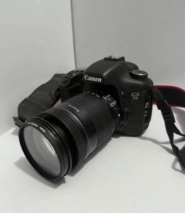 Appareil photo numérique reflex professionnel <span class=keywords><strong>Canon</strong></span> EOS <span class=keywords><strong>7D</strong></span> Mark II (95 % <span class=keywords><strong>neuf</strong></span>) avec objectif 18-135 mm, format APS-C, vidéo Full HD et batterie au lithium – Vente en gros - Product Image 1