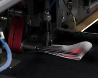 Machine à coudre automatique pour tapis de sol, à origine mondiale, avec ourlage automatique sur 4 côtés et gestion cloud, pour usine de tapis d'entrée
