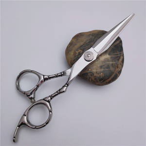 Tijeras profesionales para entresacar cabello de 6.0 pulgadas, para diestros, de acero inoxidable, planas, para estilistas profesionales - Product Image 4