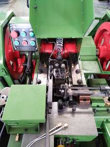Máquina de remaches semitubulares para la fabricación de remaches huecos <span class=keywords><strong>en</strong></span> frío - Product Image 5
