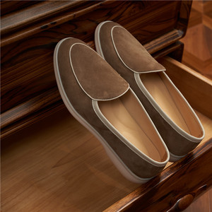 รองเท้าลำลองทำมือจากอังกฤษ รองเท้าผู้ชายแบบแบน รองเท้าลำลองหนังแท้ สวมใส่สบายและกันลื่น - Product Image 2