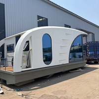 Luban Cabine 8.5m Design De Luxe Moderne Flottant Eau Maison Préfabriquée Péniche Capsule Maison Apple Cabine pour Camping