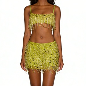 Ensemble 2 pièces à franges et sequins pour femme : Crop top à fines bretelles et mini-jupe pour soirées et événements – Tendance Mode - Product Image 3
