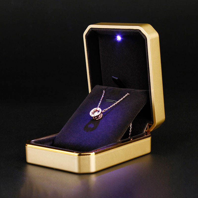 Coffret pendentif en or