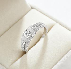 Bague en argent sterling S925 brossé avec plusieurs pierres de moissanite, bande de 7 mm de large, plaquée or 14 carats, bijou de luxe pour femme - Product Image 4